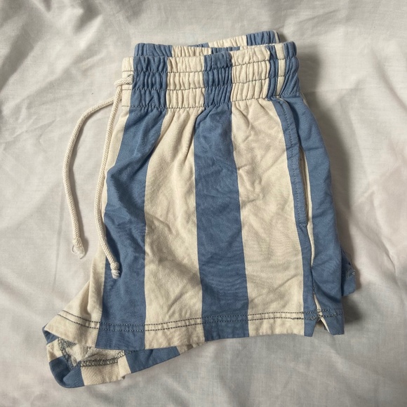 🌻 Urban Outfitters Fleece-Lined Short-Shorts - Picture 2 of 7